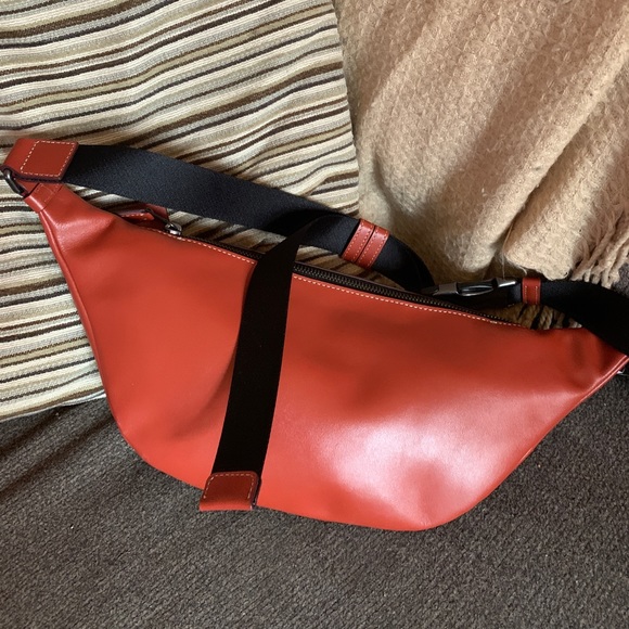 Authentic COACH Leather/Signature coated canvas Peanut Disney beltbag UNISEX - Picture 11 of 13